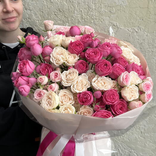 Шикарный монобукет из 15 кустовых роз Premium