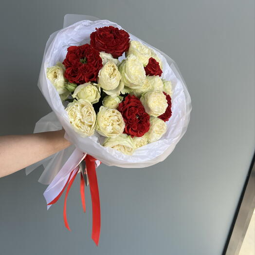 Букет из кустовых роз для девушки жены любимой «Страсть и нежность»