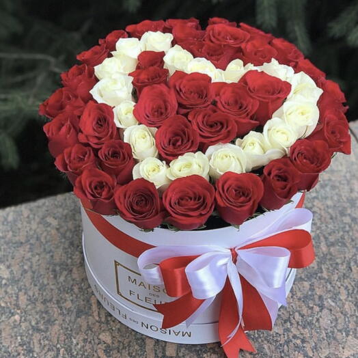Коробка из роз сердце