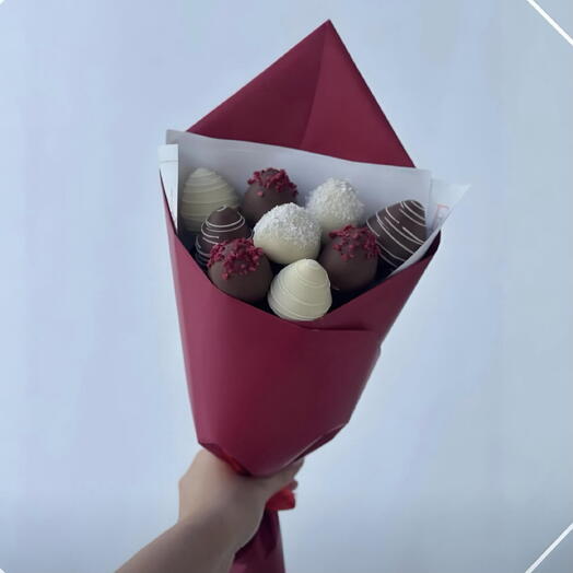 Букет из клубники в шоколаде 9 ягод | вкусный съедобный букет в подарок маме бабушке любимой