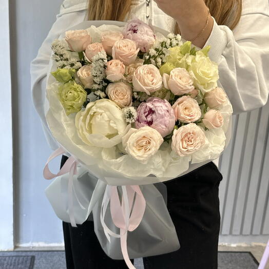 Букет «нежность дня» с пионами 💕