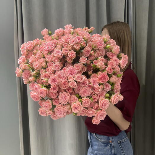 Монобукет из 51 кустовой розовой розы