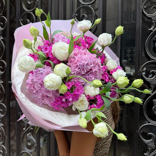 Majestic Pink Hydrangea   White Lisianthus