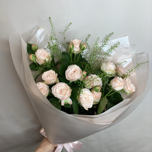Букет 💐 с кустовой розой