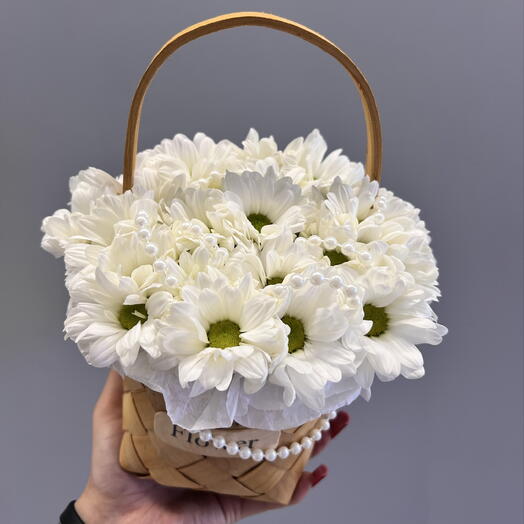 Корзинка с хризантемами