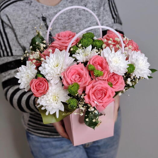 Цветы в коробке Цветочный комплимент в сумочке💞