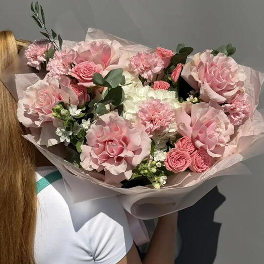 Нежный авторский букет с французскими розами