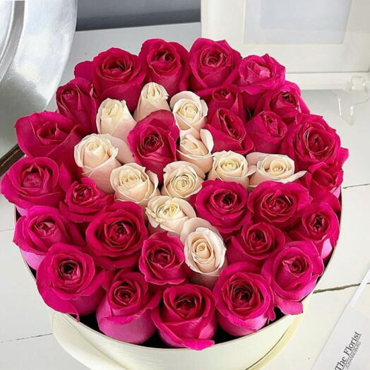 Розы в коробке с буквой
 5:5
