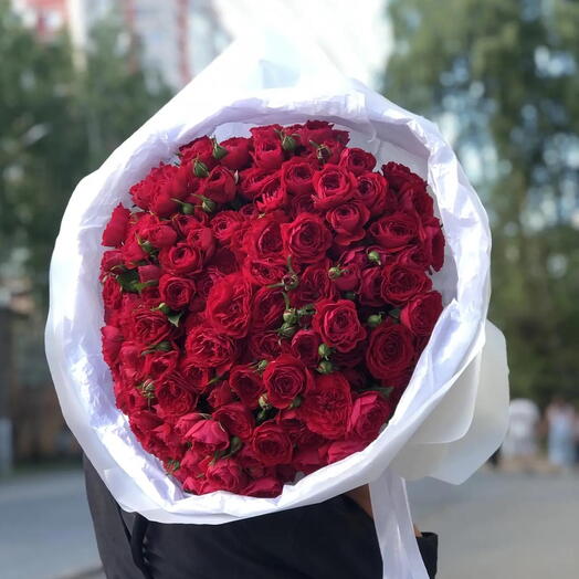 Букет "51 красная кустовая пионовидная роза 40 см"