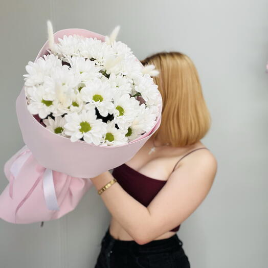Букет из хризантем с лагурусом