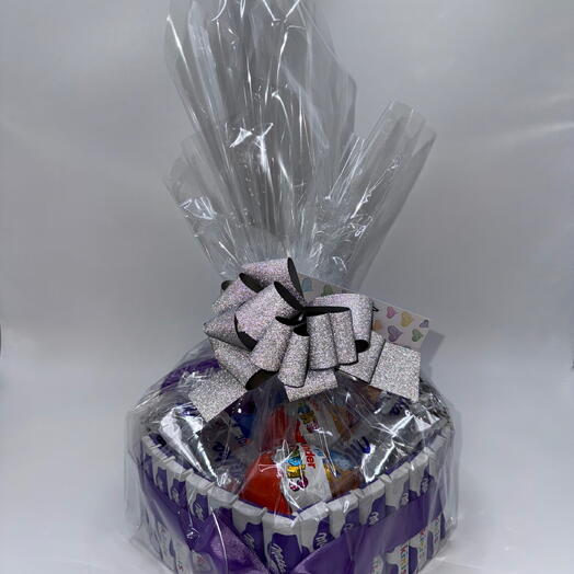 Подарочный набор-торт Kinder и Milka на день рождения