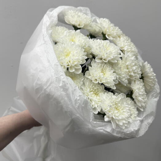 Букет белых хризантем