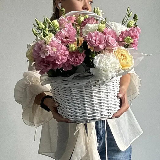 Композиция из родовой эустомы ( лищиантусов) 15 шт и рогового львиного зева 5 шт