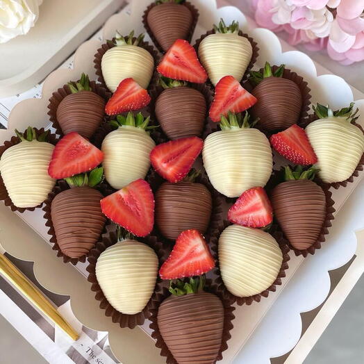 Classic Callebaut Chocolate Strawberry Gift Box