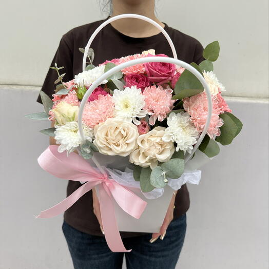 Сумочка 🛍 со цветами 🌸, композиция из сезонных цветов 🌼