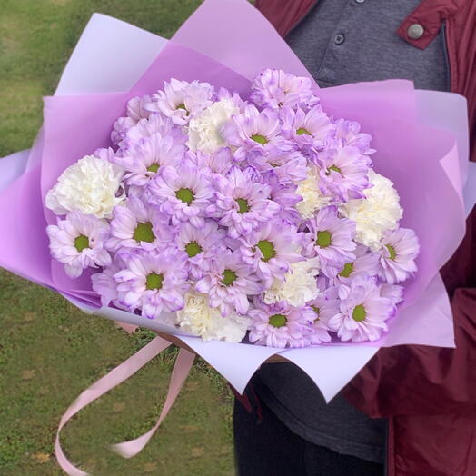 Букет из Ромашковых хризантем и белых диантусов💜 PE060926