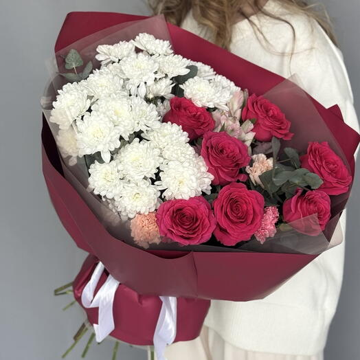 Малиновые французские розы и белые хризантемы (L)