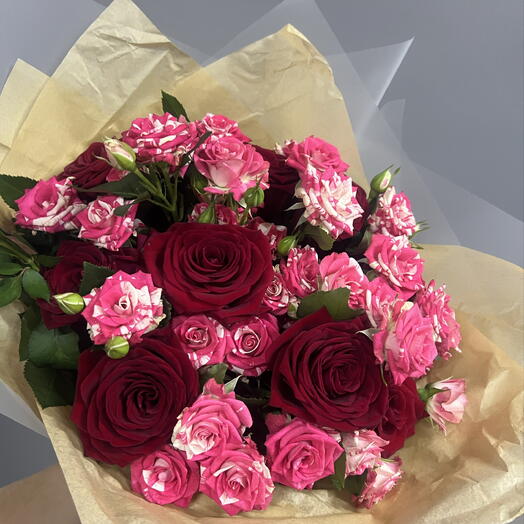Букет красных роз 🌹