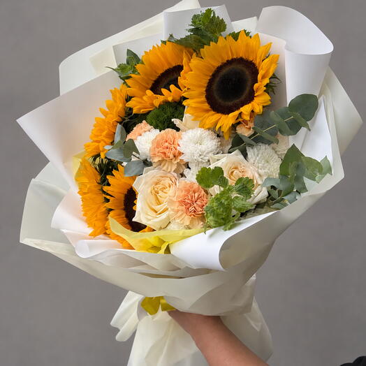 Роскошный большой букет с подсолнухами и розой 🌻