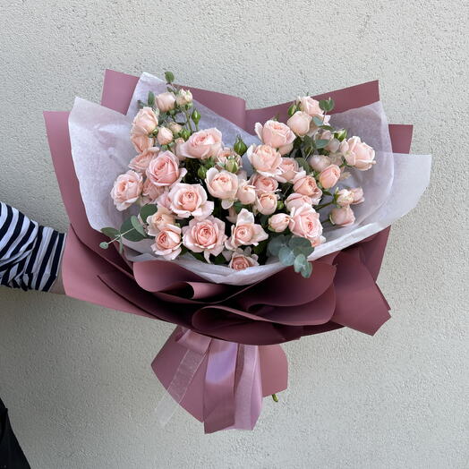 Моно букет с кустовой розой🎀