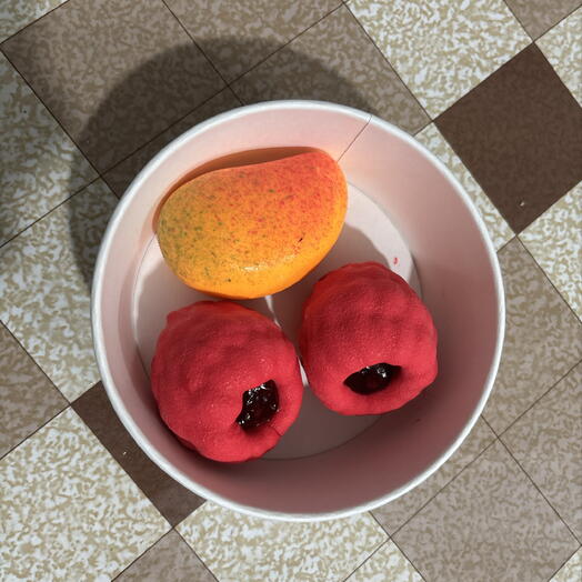 Корпусный десерт Mango с малиной