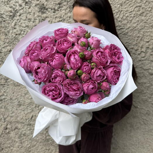 🌸 7 кустовых пионовидных роз