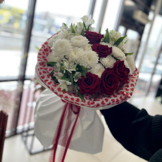 Сборный букет с красной розой♥️