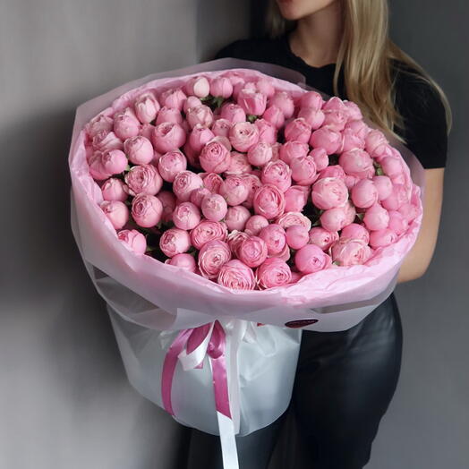 Большой букет кустовых пионовидных роз 💗