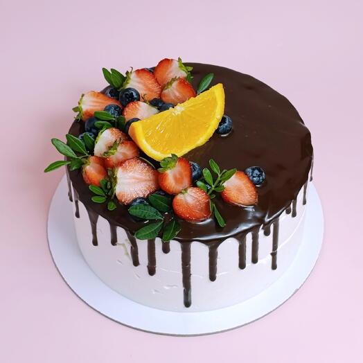 Торт Птичье молоко с ягодами, 1,3кг