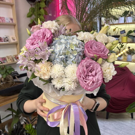 Композиция с лилиями и гортензий