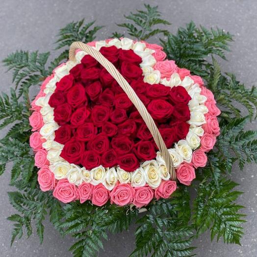 101 roses in the form of a heart