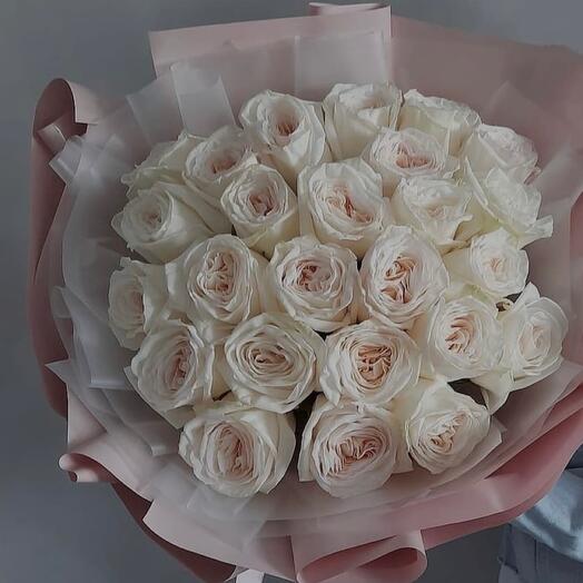 25 fragrant roses