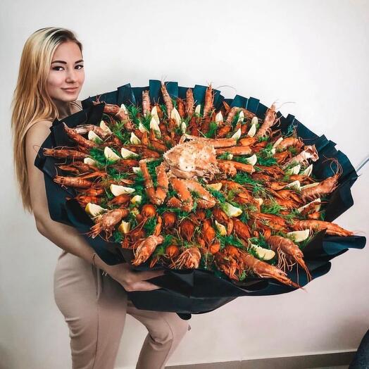 Букет с камчатским крабом и раками