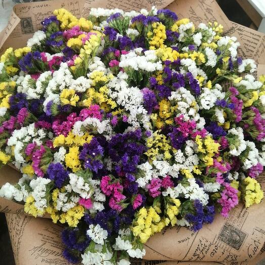 Bouquet of dried flowers statits