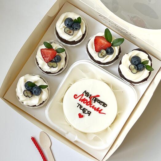 Conjunto de pastel de Bento y cupcakes