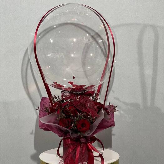 Оригинальный подарок красные розы с шаром баблс