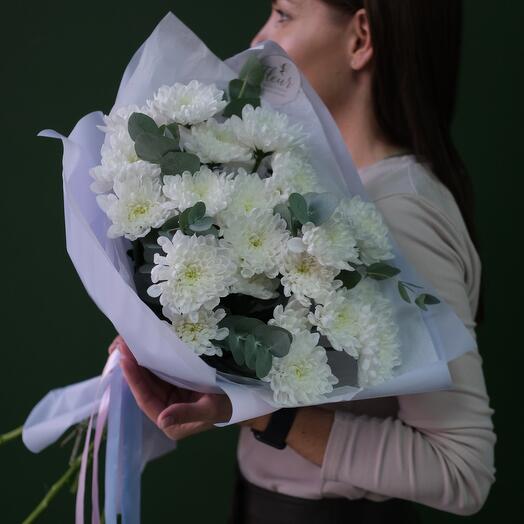 Bouquet of white chrysanthemum with eucalyptus