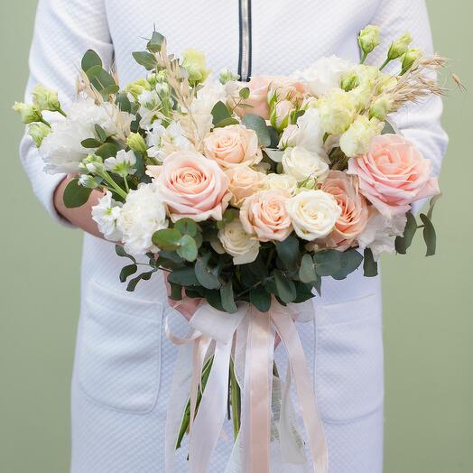 Baylis Bride's bouquet (with boutonniere)