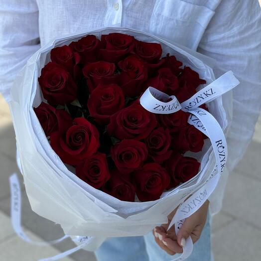 Букет из 25 красных роз