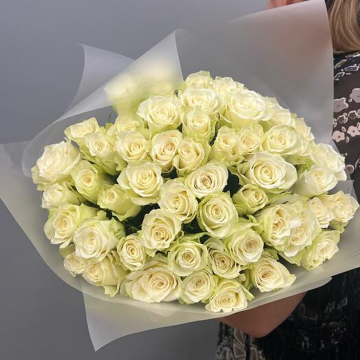 Прекрасный букет из 51 белой розы