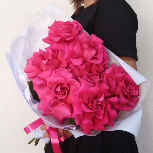 7 French fuchsia roses