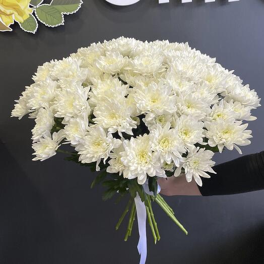 Букет из белой кустовой хризантемы Балтика 15
