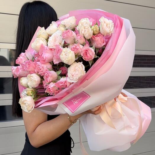 Нежный микс кустовых роз