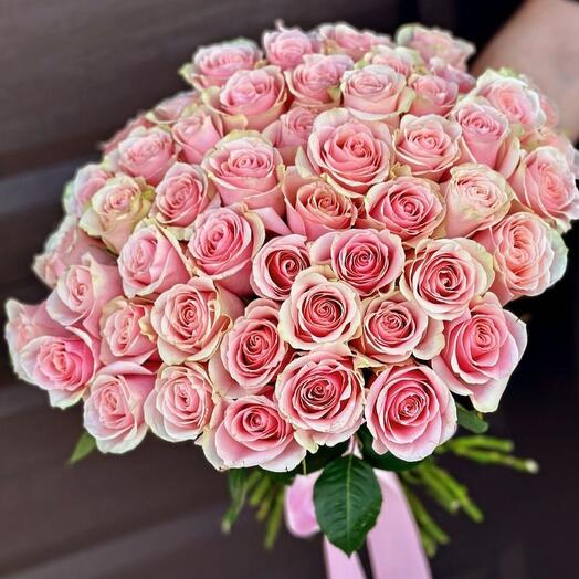 Розовые розы 55 шт