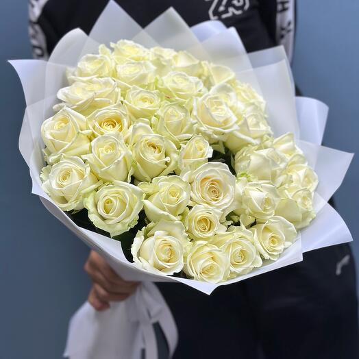 Белые розы 35шт
