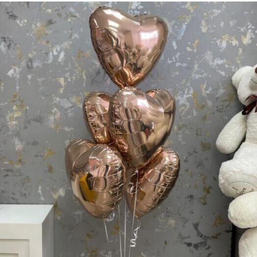 A bundle of 5 foil balls