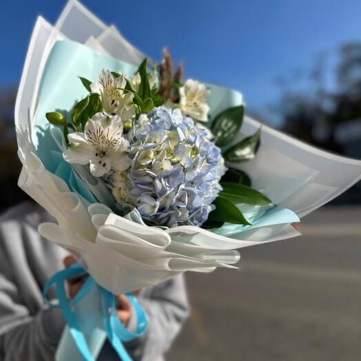 Букет «Маленький сюрприз»