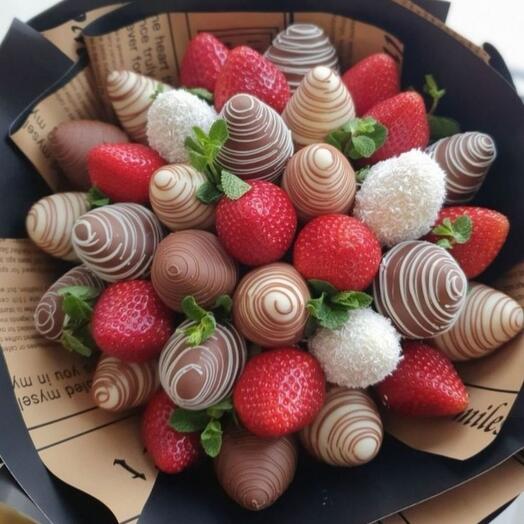 Ramo de fresas cubiertas de chocolate