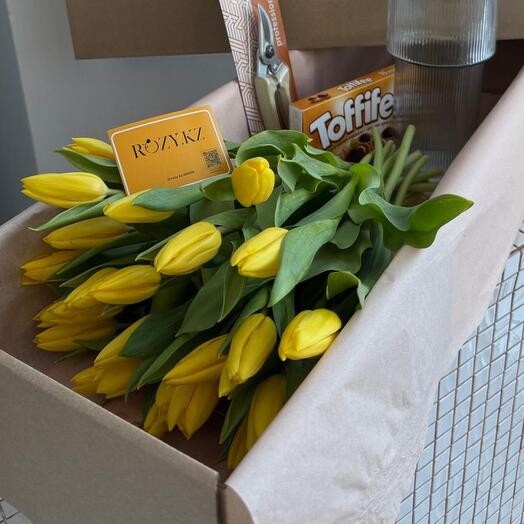Бокс «Сам себе флорист» 25 желтых тюльпан