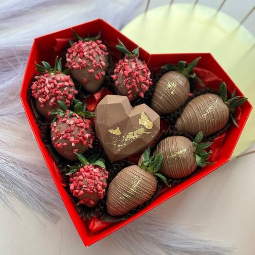 Клубника в шоколаде для любимой и дубайский шоколад